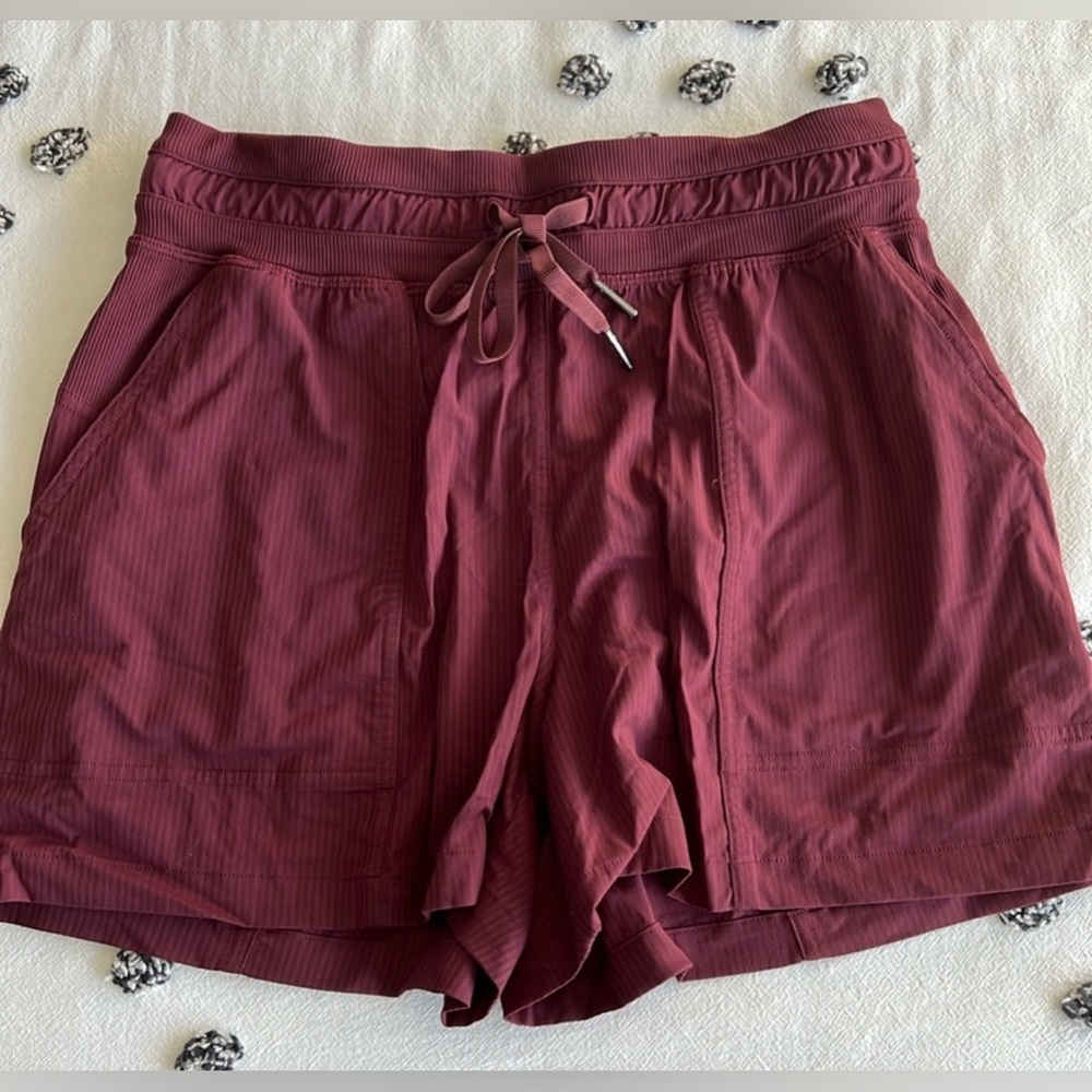 Lululemon Dance Studio High-Rise Short 3.5"